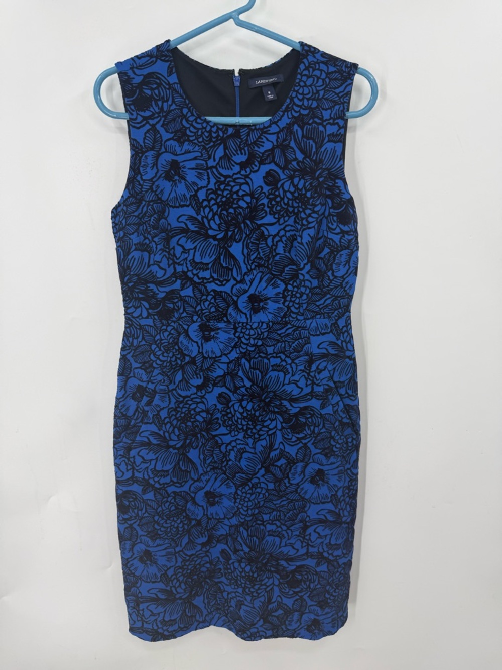 Lands' End women's floral velvet sleeveless semi formal/business sheath dress.8